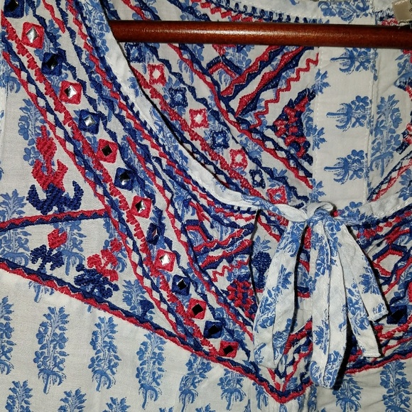 Spring/Summery Top - Picture 4 of 5